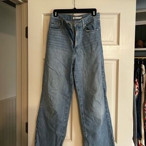 Classic High Waisted Straight Blue Denim Levi Jeans